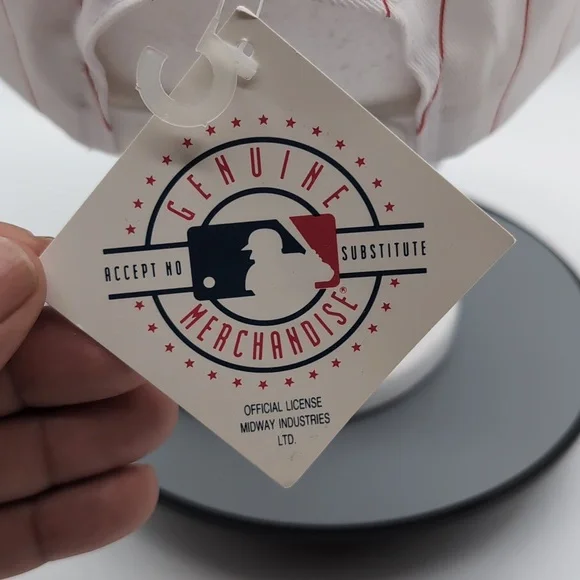 MLB| NWT Vintage MLB Red Cincinnati Reds Sports Cap Snap Back Grey Brim - Picture 10 of 14